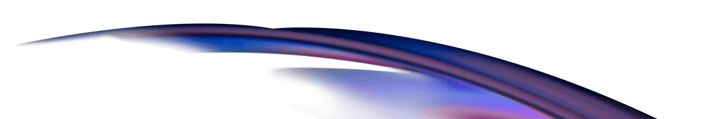 Falująca forma w odcieniach fioletu, niebieskiego i różu na czarnym tle; kompozycja rozciągnięta poziomo, przypominająca świetlną wstęgę.